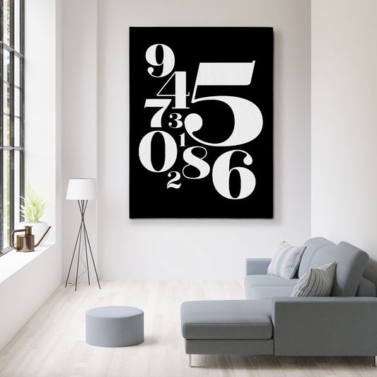Schwarz-weißes Zahlen-Leinwandbild als moderne Wanddekoration im Wohnzimmer